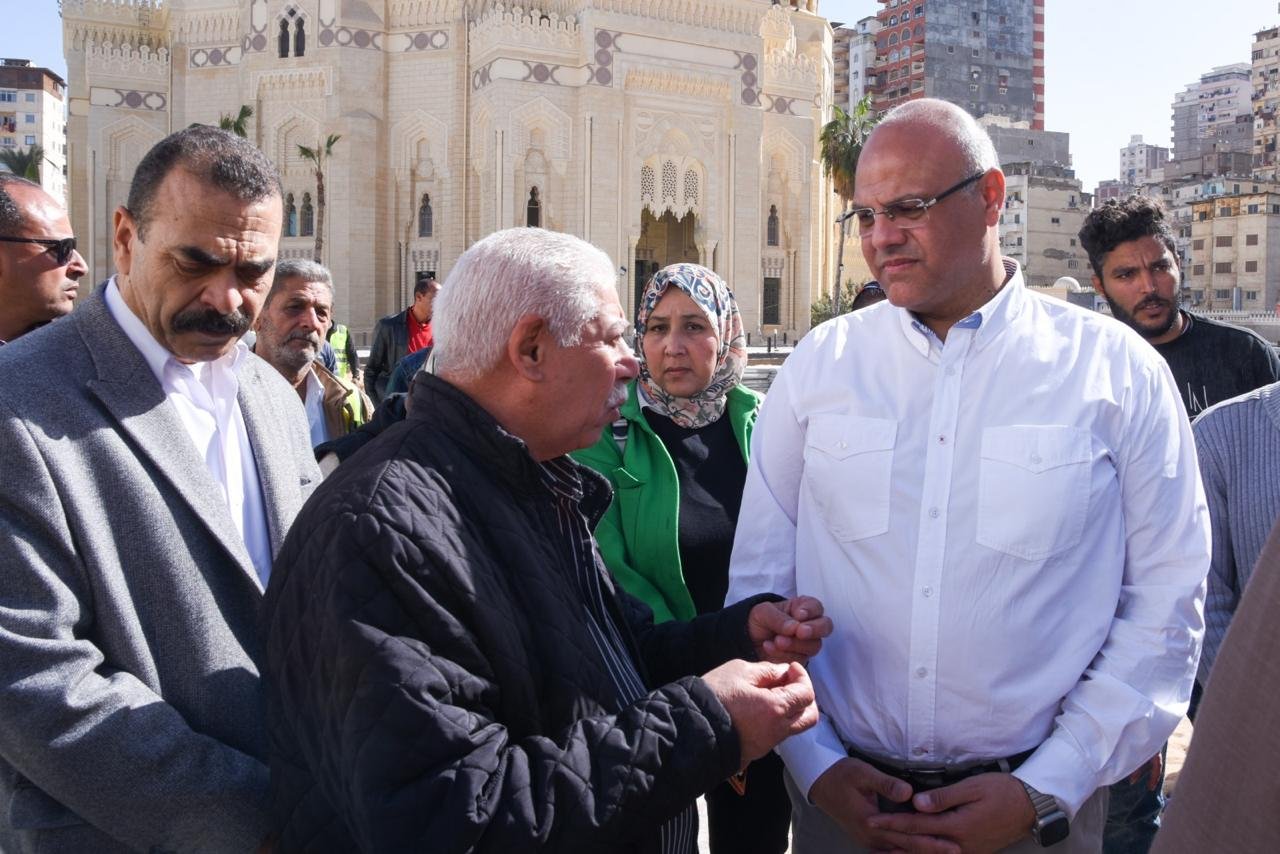 أيمن عطية في جولة ميدانية بحي الجمرك: متابعة للمشروعات الحيوية استجابة لشكاوى المواطنين 
