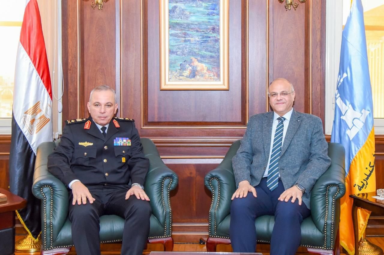 تعزيزًا للتكامل المؤسسي.. محافظ الإسكندرية يستقبل قائد القوات البحرية لبحث سبل التعاون المشترك