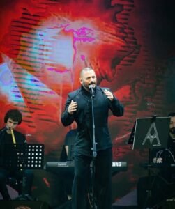 رامي عياش.. يشعل الأجواء بحفل أسطوري في لبنان 