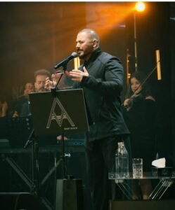 رامي عياش.. يشعل الأجواء بحفل أسطوري في لبنان 