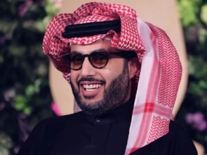 المستشار تركي آل الشيخ يعلن عن نزالًا عالميًا تاريخيًا على سفح الأهرامات 