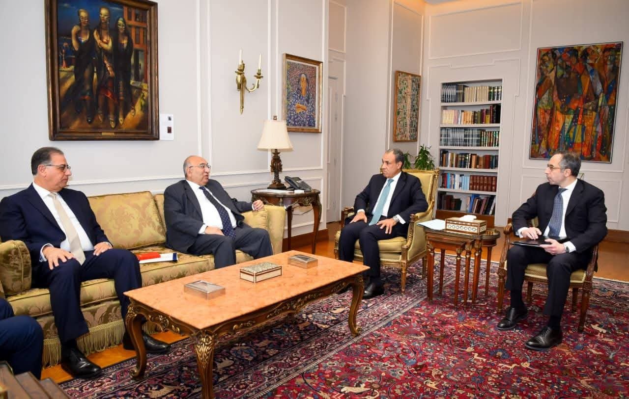 وزير الخارجية يلتقي رئيس اللجنة الوطنية لمكافحة ومنع الهجرة غير الشرعية