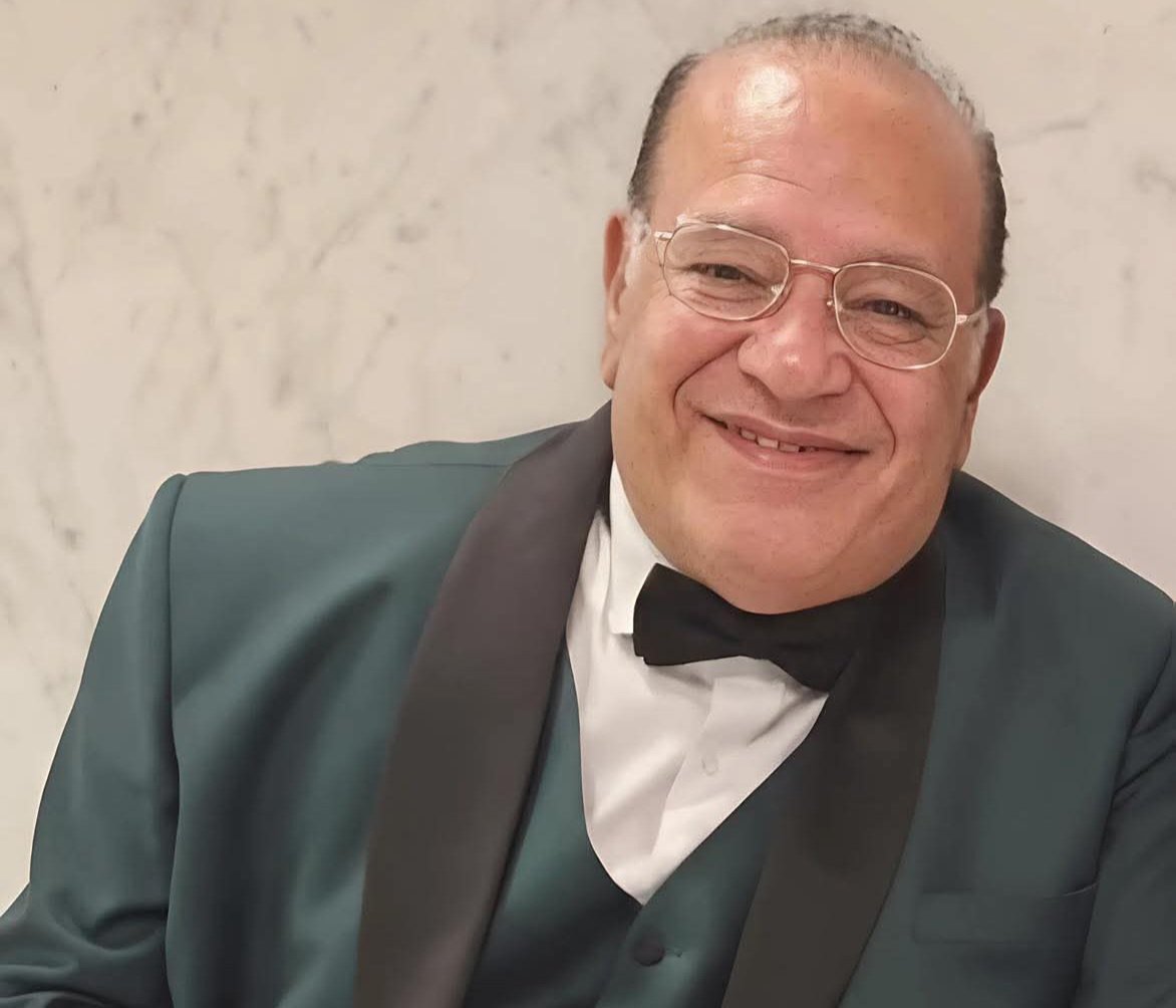 «مش عارف أعمل إيه».. صلاح عبدالله يبوح بحالة شرود عبر فيسبوك 5 «مش عارف أعمل إيه».. صلاح عبدالله يبوح بحالة شرود عبر فيسبوك