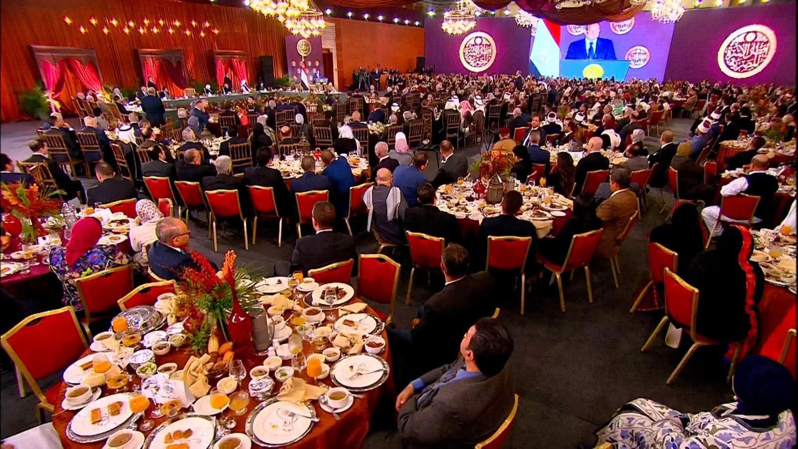 الرئيس السيسى يشارك في حفل إفطار الأسرة المصرية مع ممثلين عن مختلف مكونات الشعب المصري