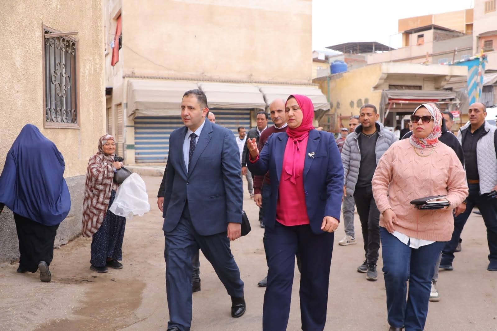 محافظ دمياط يتابع سير العمل بالمركز التكنولوجي وجراج الوحدة المحلية بالسرو