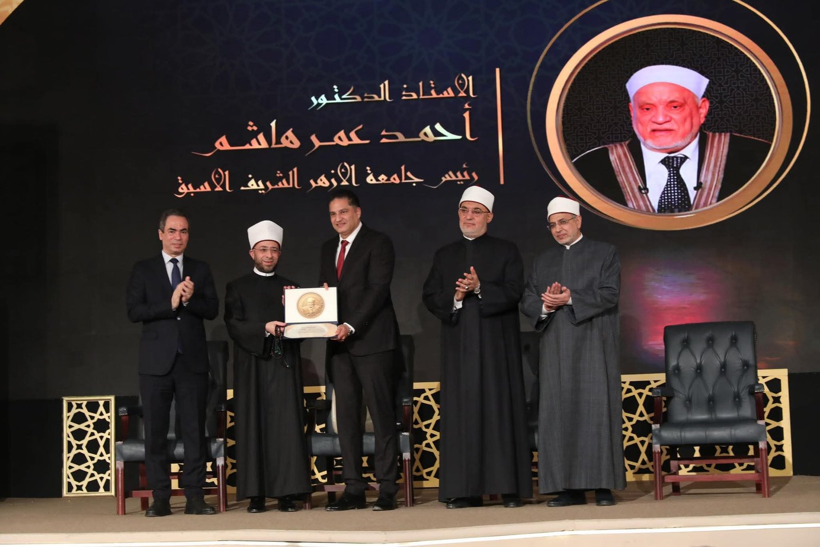 مفتي الجمهورية: إذاعة القرآن الكريم منارة الوسطية وبناء الوعي.. و62 عامًا من خدمة كتاب الله
