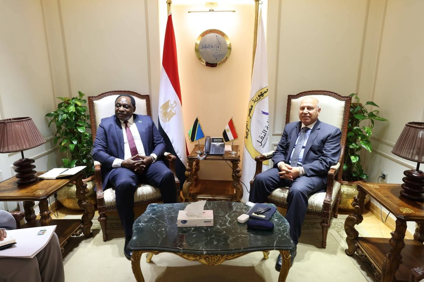 وزير النقل يبحث مع سفير جمهورية تنزانيا المتحدة بالقاهرة تفعيل تعاون كبير بين الجانبين في مجال النقل البحري
