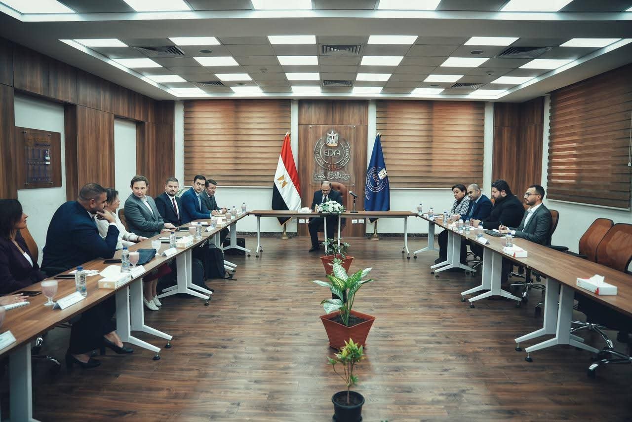 هيئة الدواء المصرية تبحث مع «إدواردز لايف ساينسز» و«كابيتال آيز» تعزيز التعاون في مجال المستلزمات الطبية 