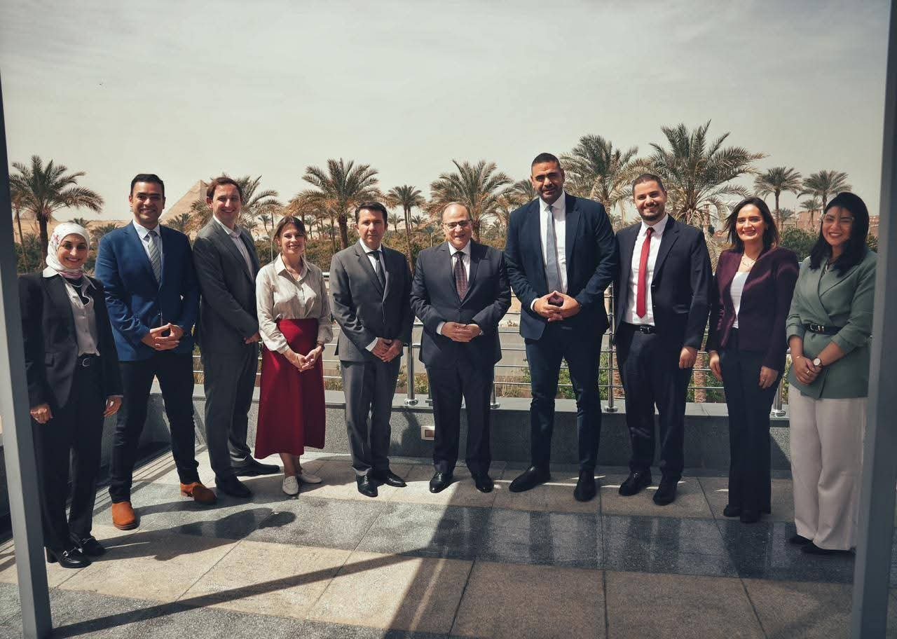 هيئة الدواء المصرية تبحث مع «إدواردز لايف ساينسز» و«كابيتال آيز» تعزيز التعاون في مجال المستلزمات الطبية 