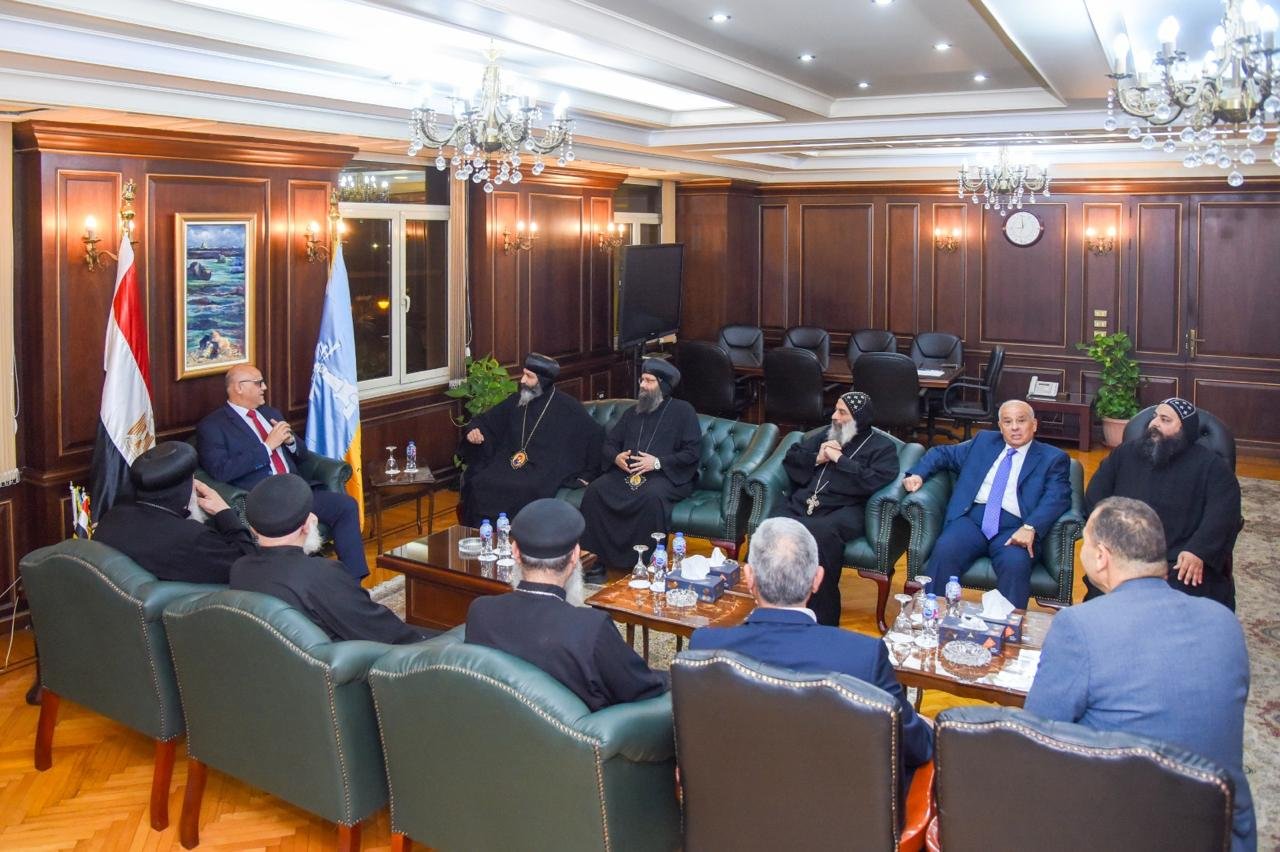 محافظ الإسكندرية يؤكد وحدة الصف الوطني خلال استقباله وفد الكنيسة القبطية