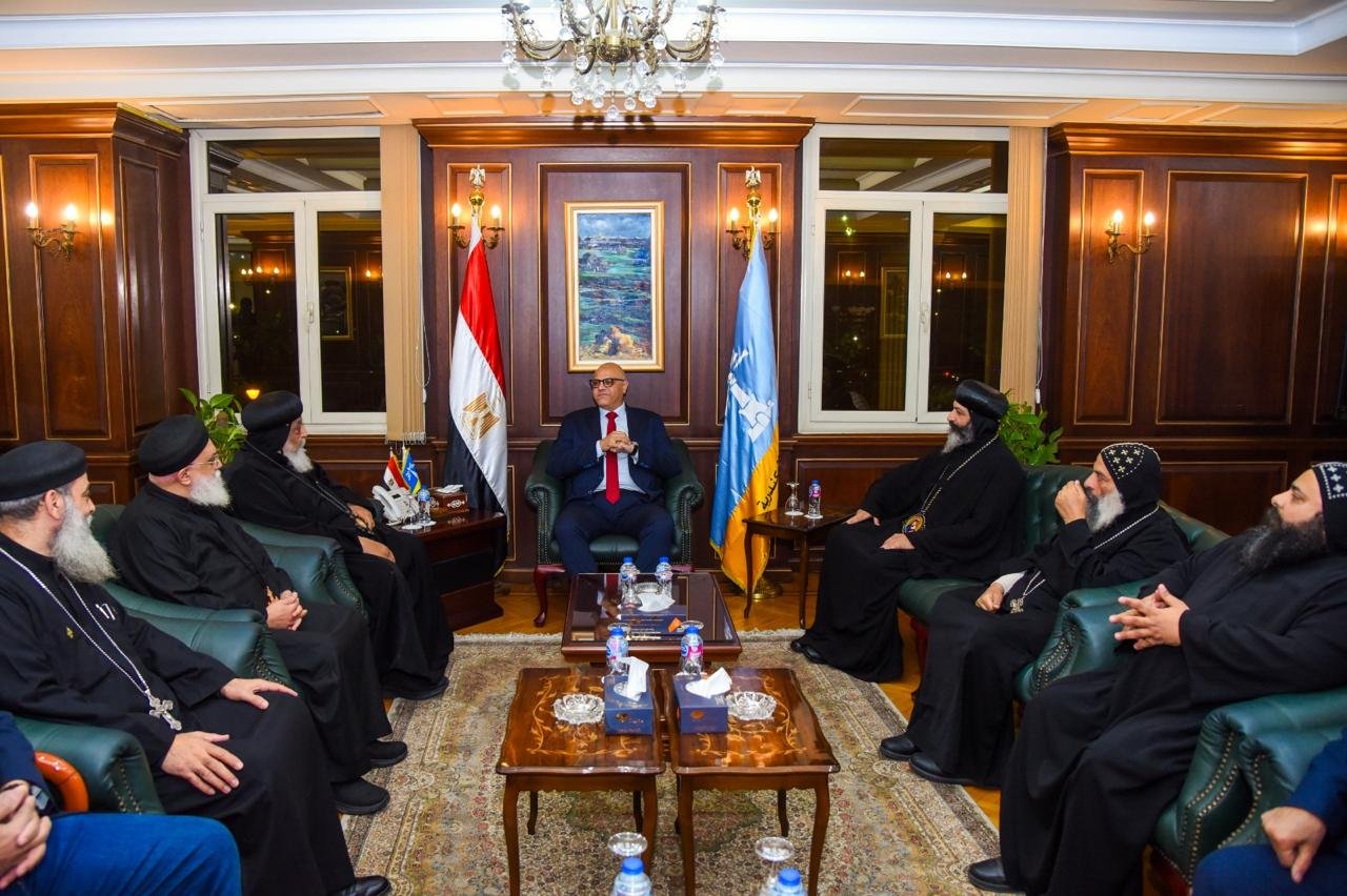 محافظ الإسكندرية يؤكد وحدة الصف الوطني خلال استقباله وفد الكنيسة القبطية