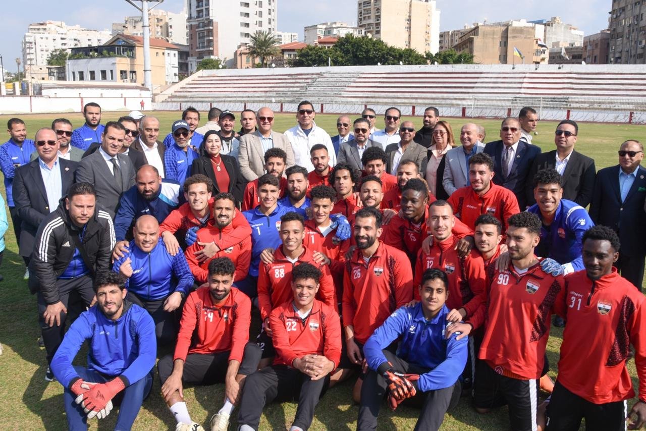 وزير الشباب ومحافظ الإسكندرية يتفقدان النادي الأولمبي المصري ويفتتحان حمام سباحة باسم الكابتن نبيل الشاذلي