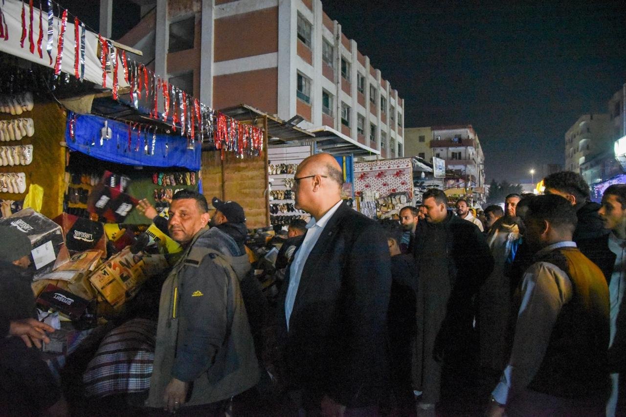 جولة مفاجئة لمحافظ الإسكندرية في العامرية تنتهي بإقالة رئيس الحي وإزالة الإشغالات بشارع الجمهورية