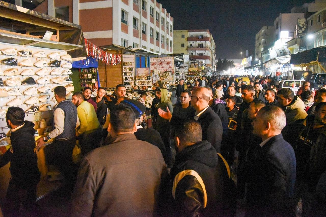 جولة مفاجئة لمحافظ الإسكندرية في العامرية تنتهي بإقالة رئيس الحي وإزالة الإشغالات بشارع الجمهورية