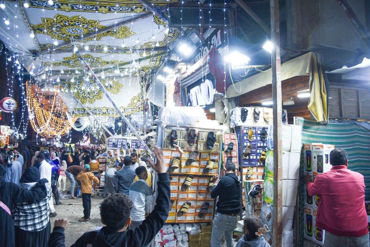 جولة مفاجئة لمحافظ الإسكندرية في العامرية تنتهي بإقالة رئيس الحي وإزالة الإشغالات بشارع الجمهورية