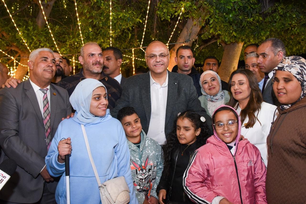 محافظ الإسكندرية ينظم الإفطار السنوي للمحافظة بحضور نحو 7 آلاف عامل في حديقة أنطونيادس