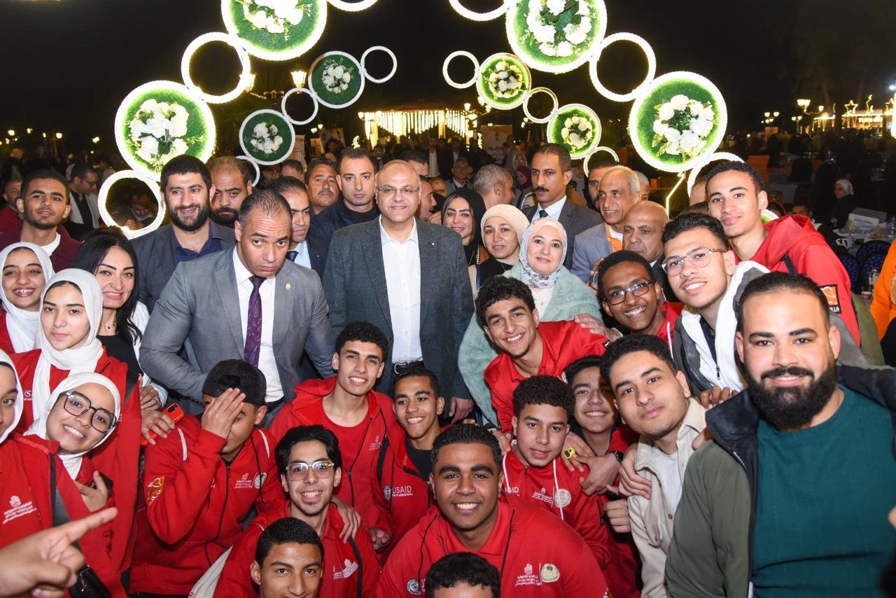 محافظ الإسكندرية ينظم الإفطار السنوي للمحافظة بحضور نحو 7 آلاف عامل في حديقة أنطونيادس