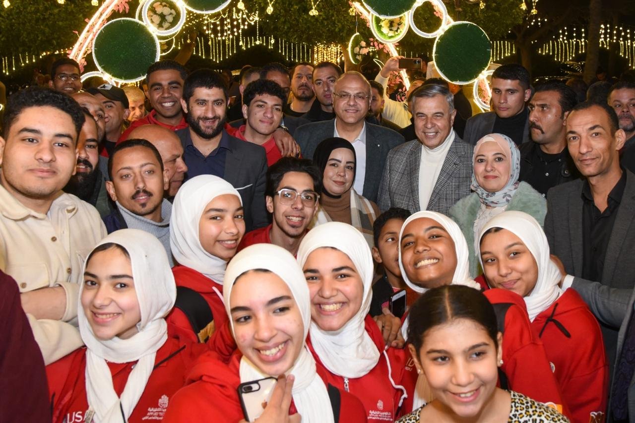 محافظ الإسكندرية ينظم الإفطار السنوي للمحافظة بحضور نحو 7 آلاف عامل في حديقة أنطونيادس