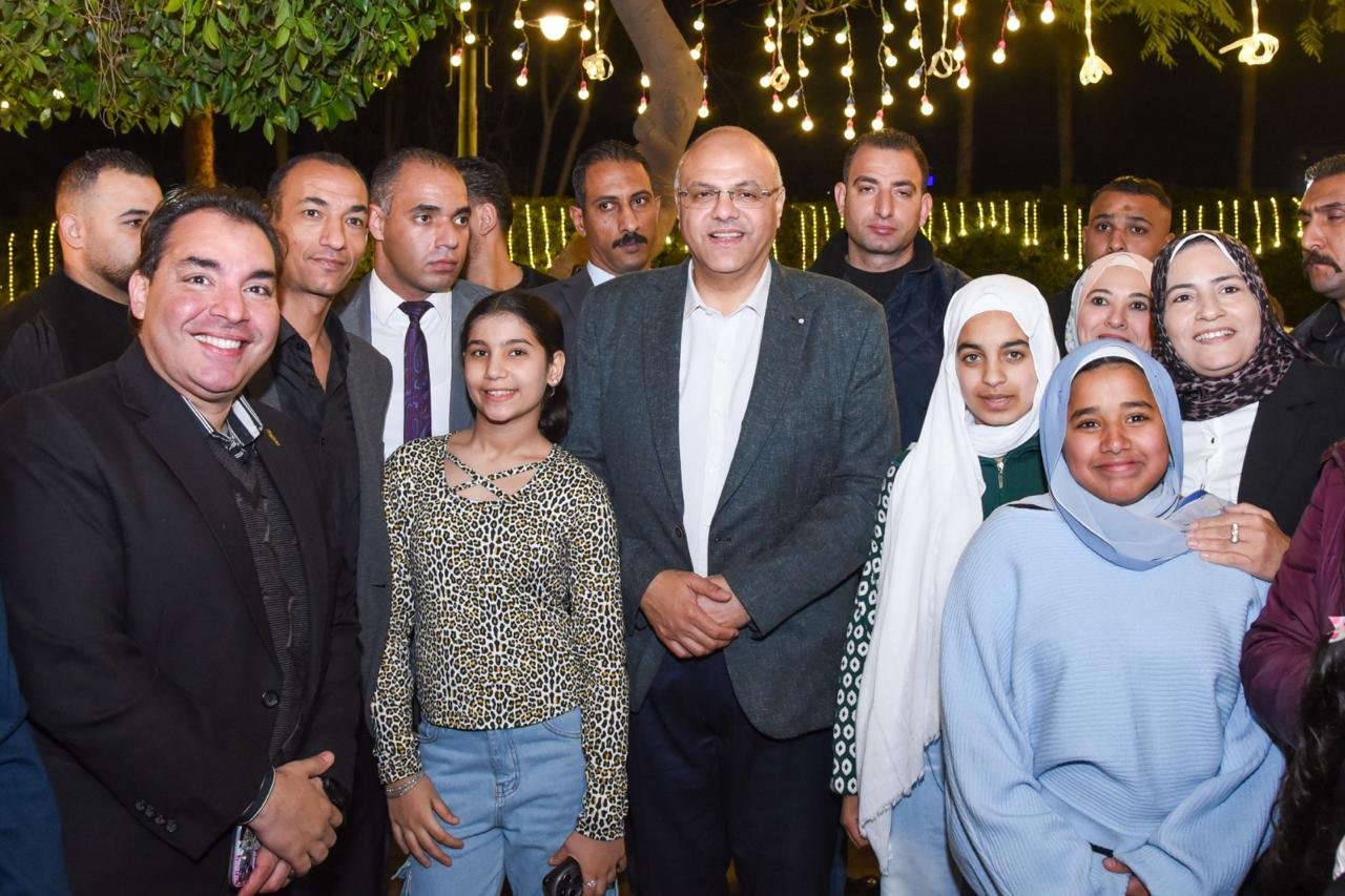 محافظ الإسكندرية ينظم الإفطار السنوي للمحافظة بحضور نحو 7 آلاف عامل في حديقة أنطونيادس