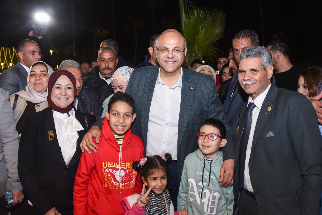 محافظ الإسكندرية ينظم الإفطار السنوي للمحافظة بحضور نحو 7 آلاف عامل في حديقة أنطونيادس