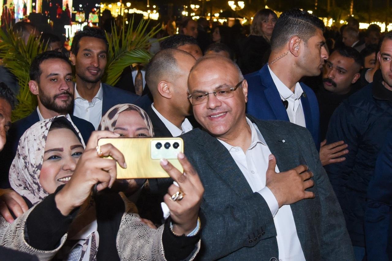 محافظ الإسكندرية ينظم الإفطار السنوي للمحافظة بحضور نحو 7 آلاف عامل في حديقة أنطونيادس