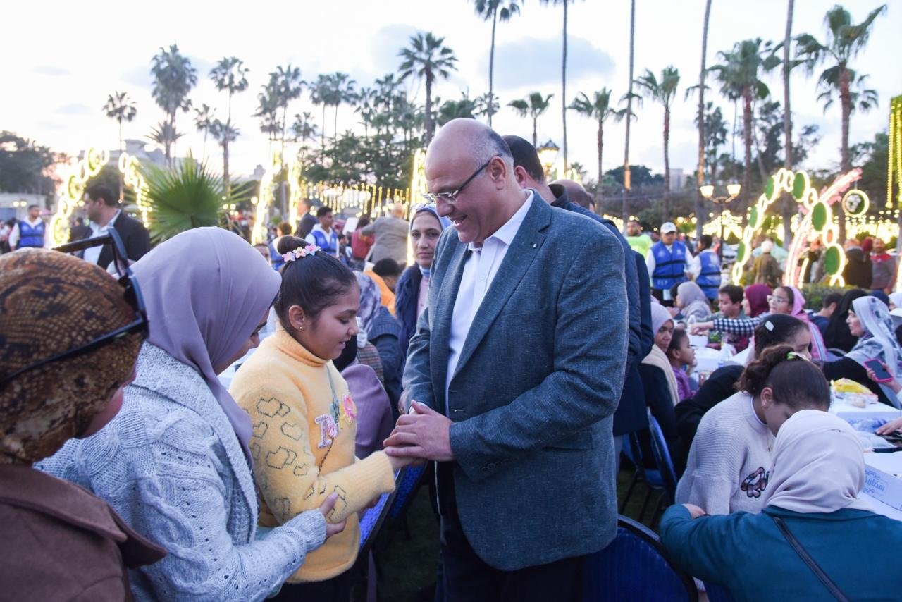 محافظ الإسكندرية ينظم الإفطار السنوي للمحافظة بحضور نحو 7 آلاف عامل في حديقة أنطونيادس