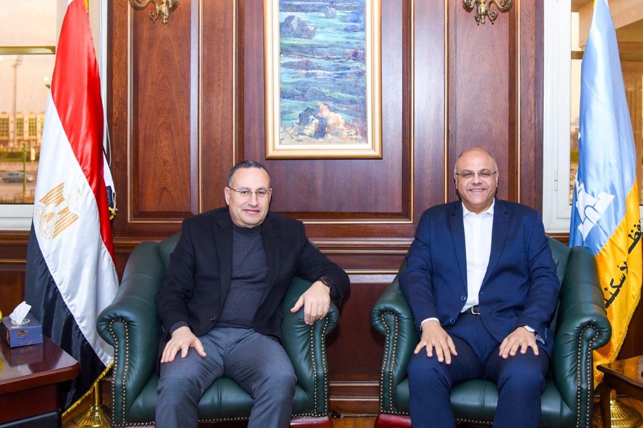 محافظ الإسكندرية يبحث مع وزير التعليم العالي توظيف البحث العلمي لدعم خطط التنمية بالمحافظة 4 محافظ الإسكندرية يبحث مع وزير التعليم العالي توظيف البحث العلمي لدعم خطط التنمية بالمحافظة