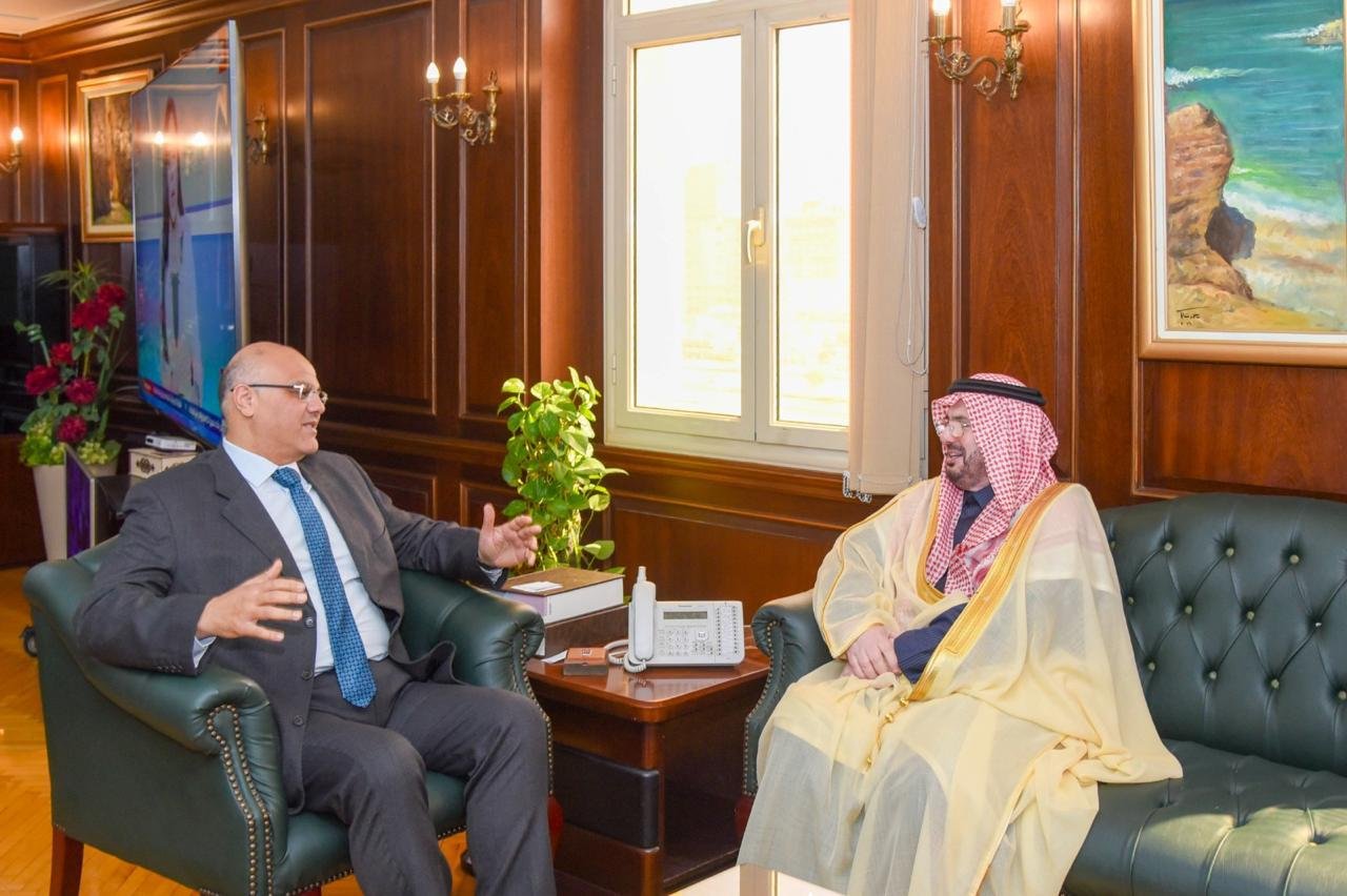 محافظ الإسكندرية يلتقي القنصل العام للمملكة العربية السعودية بالإسكندرية لتعزيز سبل التعاون المشترك