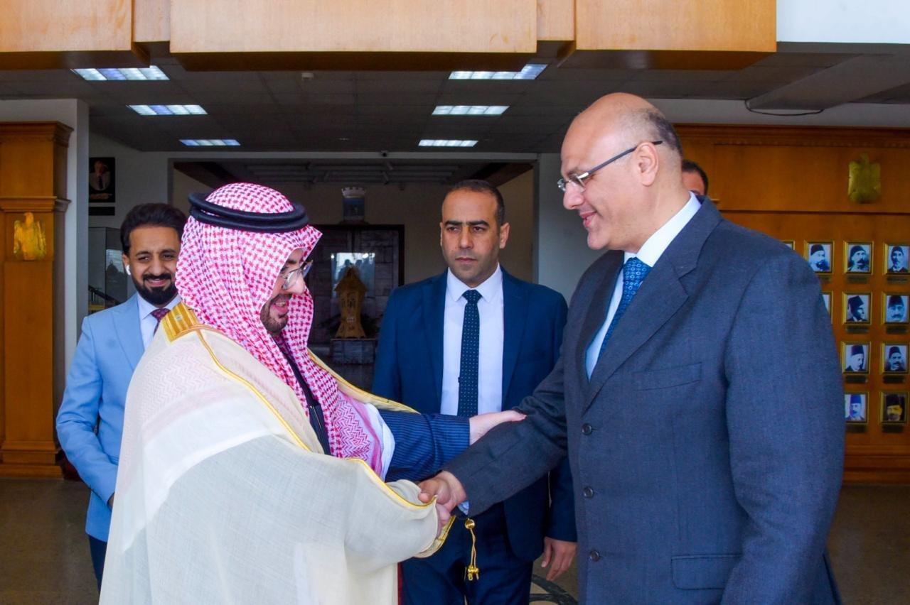 محافظ الإسكندرية يلتقي القنصل العام للمملكة العربية السعودية بالإسكندرية لتعزيز سبل التعاون المشترك