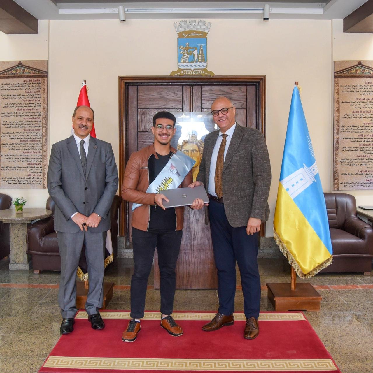 محافظ الإسكندرية يكرّم أوائل الجمهورية في مسابقة أوائل الطلبة للثانوية العامة لغات