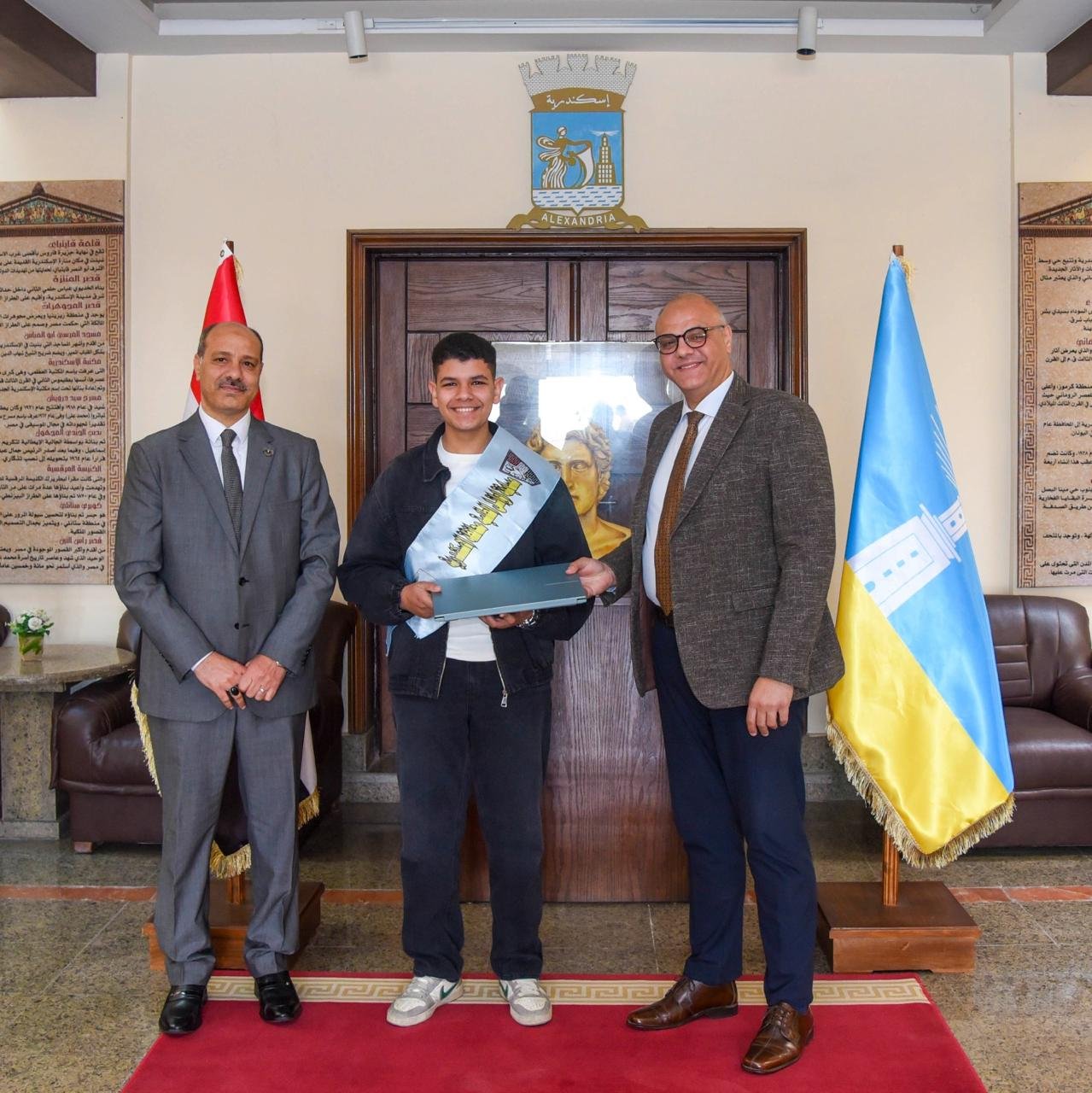 محافظ الإسكندرية يكرّم أوائل الجمهورية في مسابقة أوائل الطلبة للثانوية العامة لغات