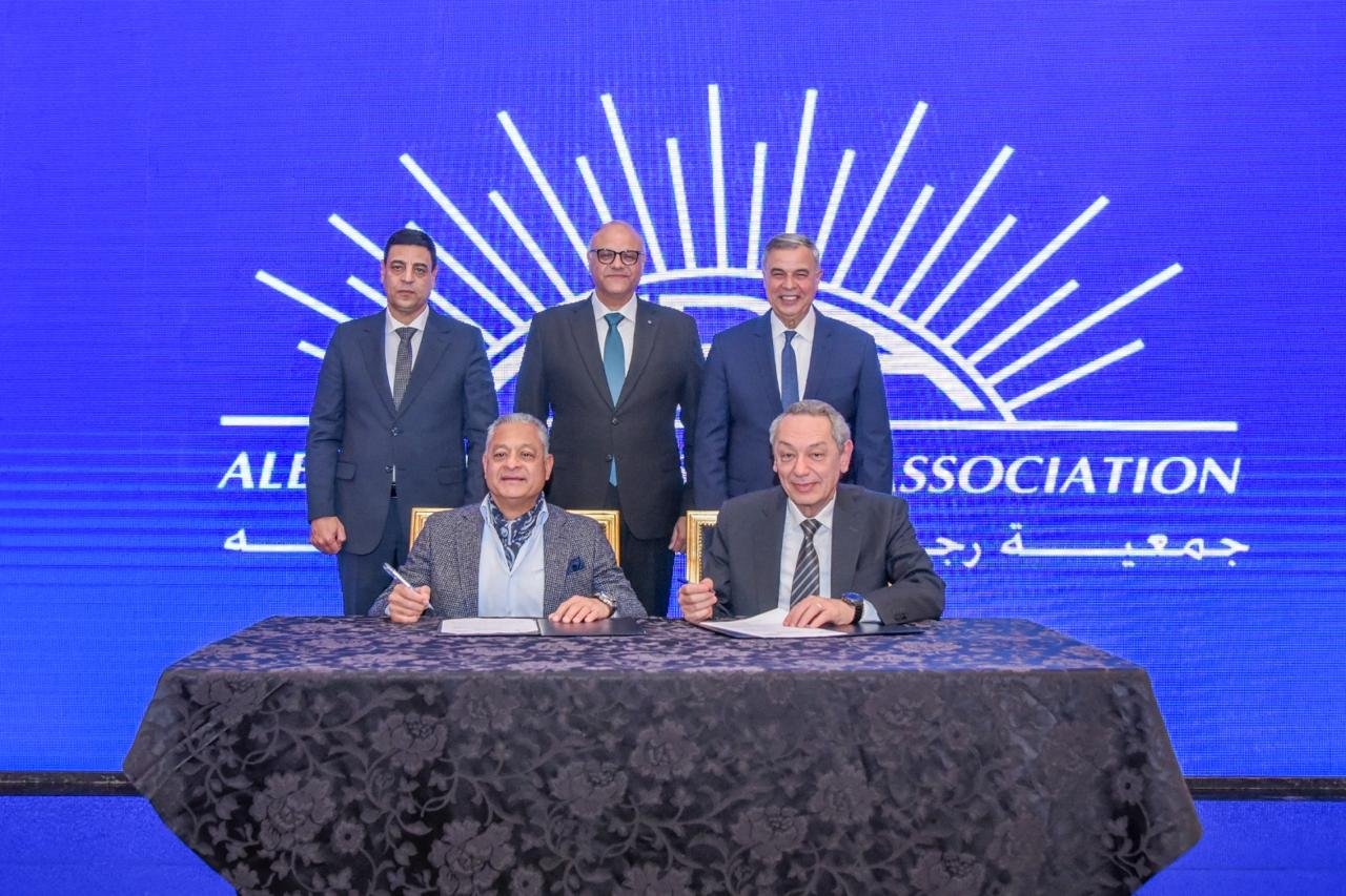 محافظ الإسكندرية يشهد ندوة رجال الأعمال ويعلن دعم الاستثمار.. وتوقيع بروتوكول تعاون مع نادي اليخت المصري
