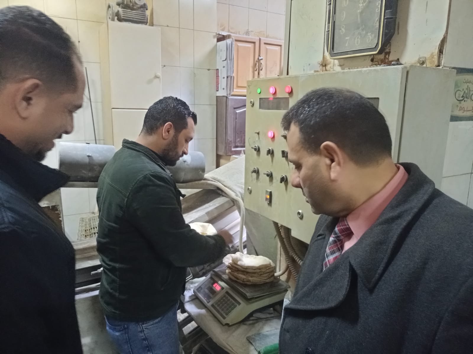 تموين الإسكندرية يضبط الأسواق بحملات موسعة.. تحرير عشرات المحاضر وضبط نحو 10 أطنان دقيق مدعم