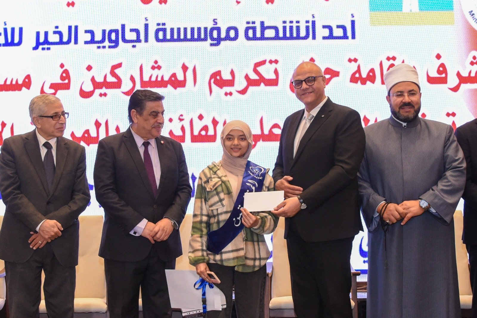 بمشاركة 1000 متسابق.. محافظ الإسكندرية يكرّم الفائزين في مسابقة حفظ القرآن الكريم