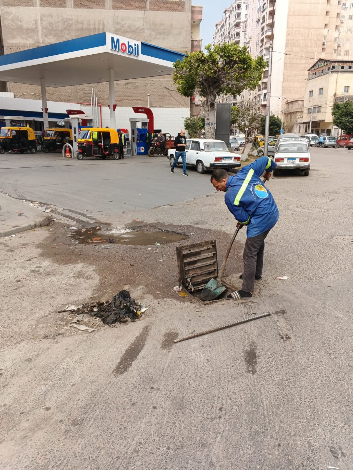 محافظ الإسكندرية يؤكد على رفع درجة الاستعداد لمواجهة تقلبات الطقس واضطراب الملاحة البحرية