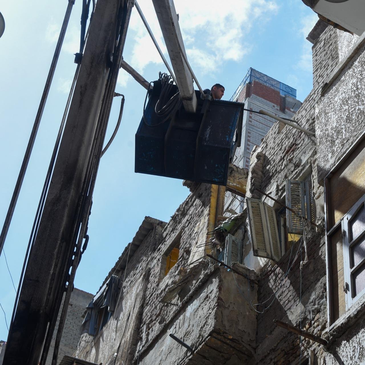 إزالة فورية لعقار خطر بسيدي بشر.. محافظ الإسكندرية يقود التحرك لحماية الأرواح