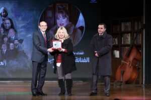 محمد صبحي يكرم نجوم الزمن الجميل: “أنتم ضمير الفن الحقيقي" ويعلق هناك غائبون وهناك مغيبون