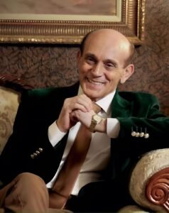 محمد صبحي يحذر من تناول سيرة أم كلثوم بشكل قد يشوه تاريخها