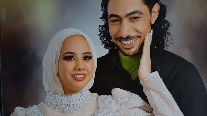 ظهور مفاجئ لمتهمة “فتاة بورسعيد” داخل المحكمة وتأجيل الجلسة وسط جدل 3 ظهور مفاجئ لمتهمة “فتاة بورسعيد” داخل المحكمة وتأجيل الجلسة وسط جدل