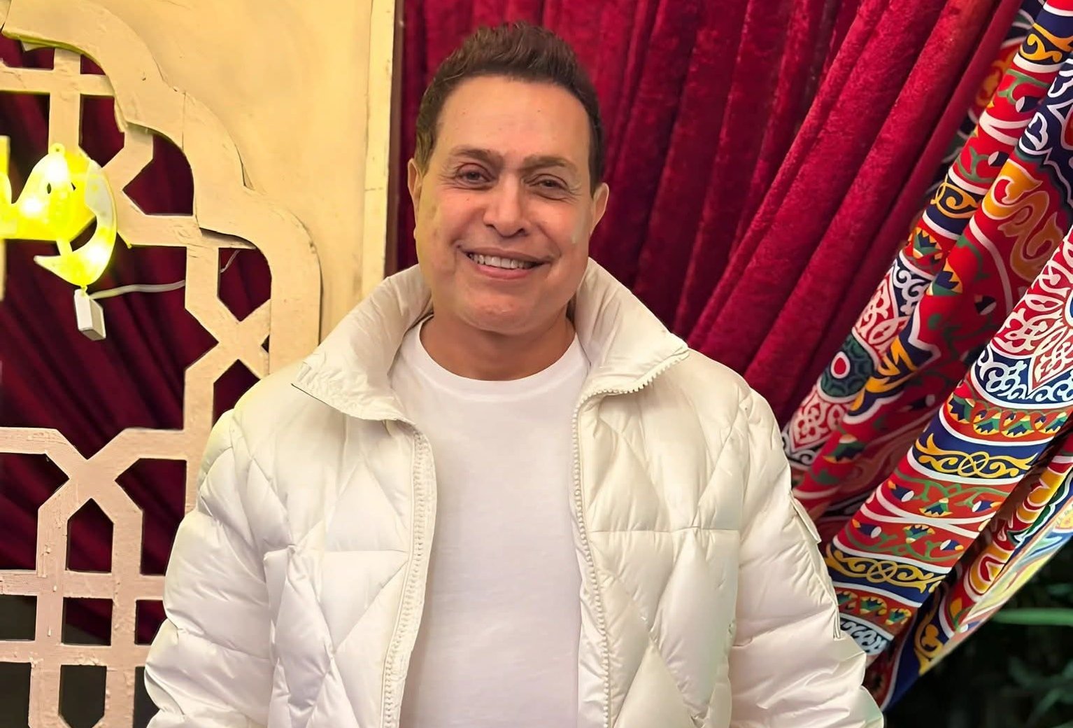 «وحشتوني».. حكيم يطمئن جمهوره ويكشف عن مفاجآت بعد العيد