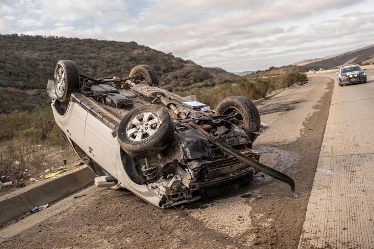 إصابة 6 أشخاص في انقلاب سيارة ملاكي على الصحراوي الغربي بقنا 3 إصابة 6 أشخاص في انقلاب سيارة ملاكي على الصحراوي الغربي بقنا