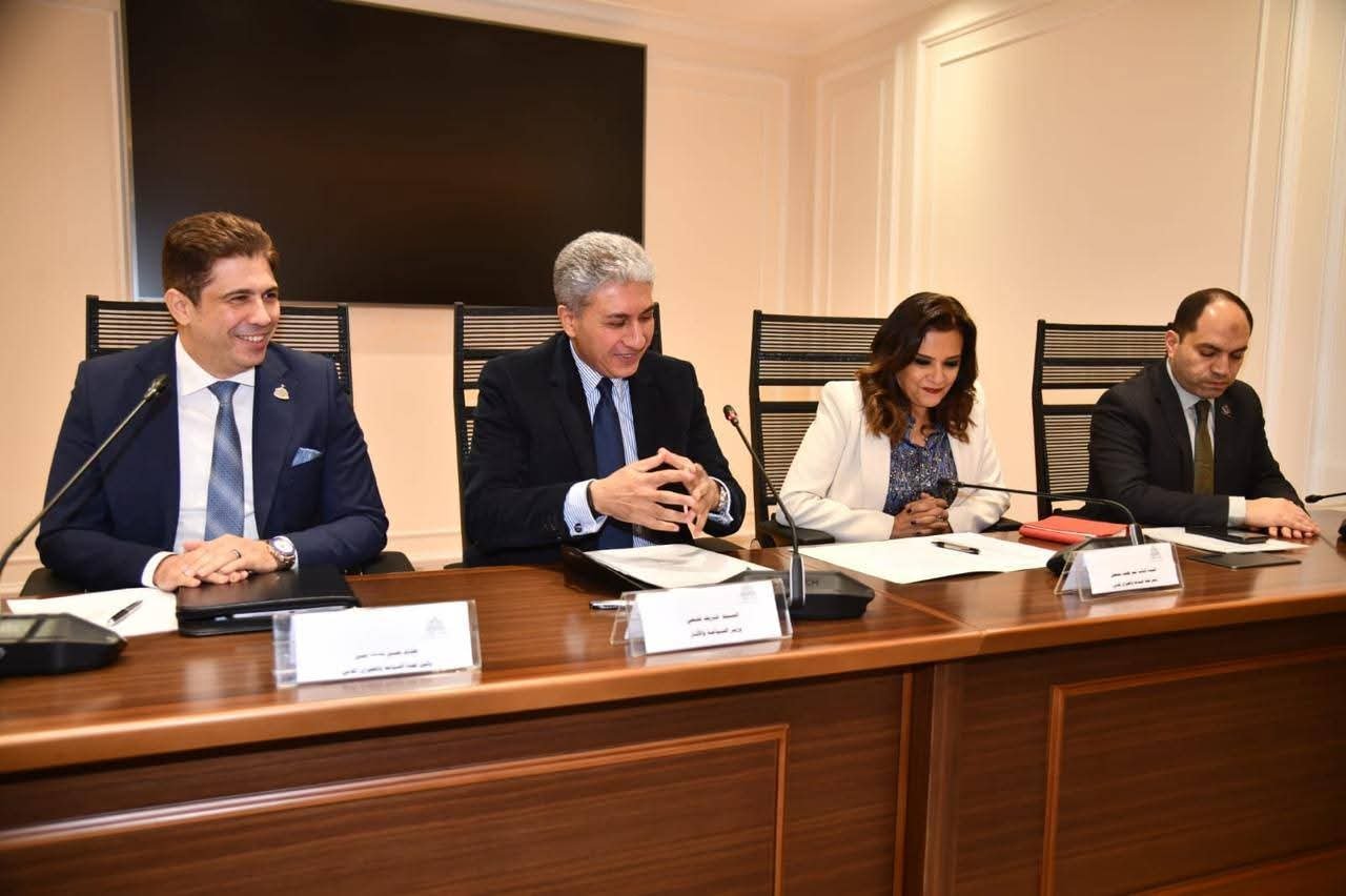 وزير السياحة والآثار يشارك في اجتماع لجنة السياحة والطيران بمجلس النواب