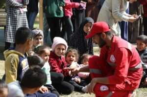 السفير الفلسطيني بالقاهرة: مصر نجحت في إعادة أطفال غزة لأسرهم بجهود إنسانية استثنائية