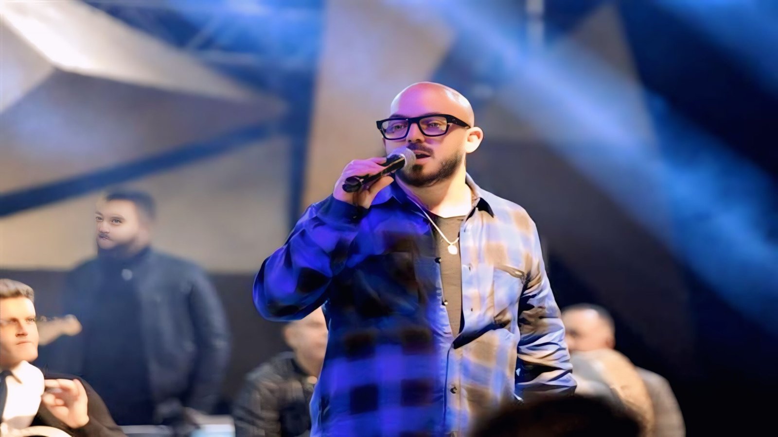 العسيلي يكشف كواليس أغنية وأخيرًا مع فلبينو