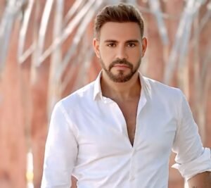 حالة هاني شاكر الصحية تشغل الجمهور ورسالة دعم من إيوان