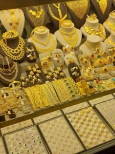 تراجع الذهب بالسعودية.. أسعار اليوم الأحد 19 أبريل 2026