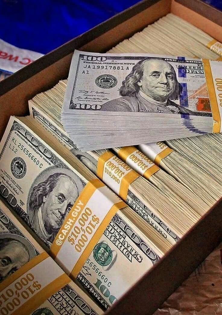 الجنيه يقفز والدولار يتراجع لأقل من 54 جنيه في البنوك