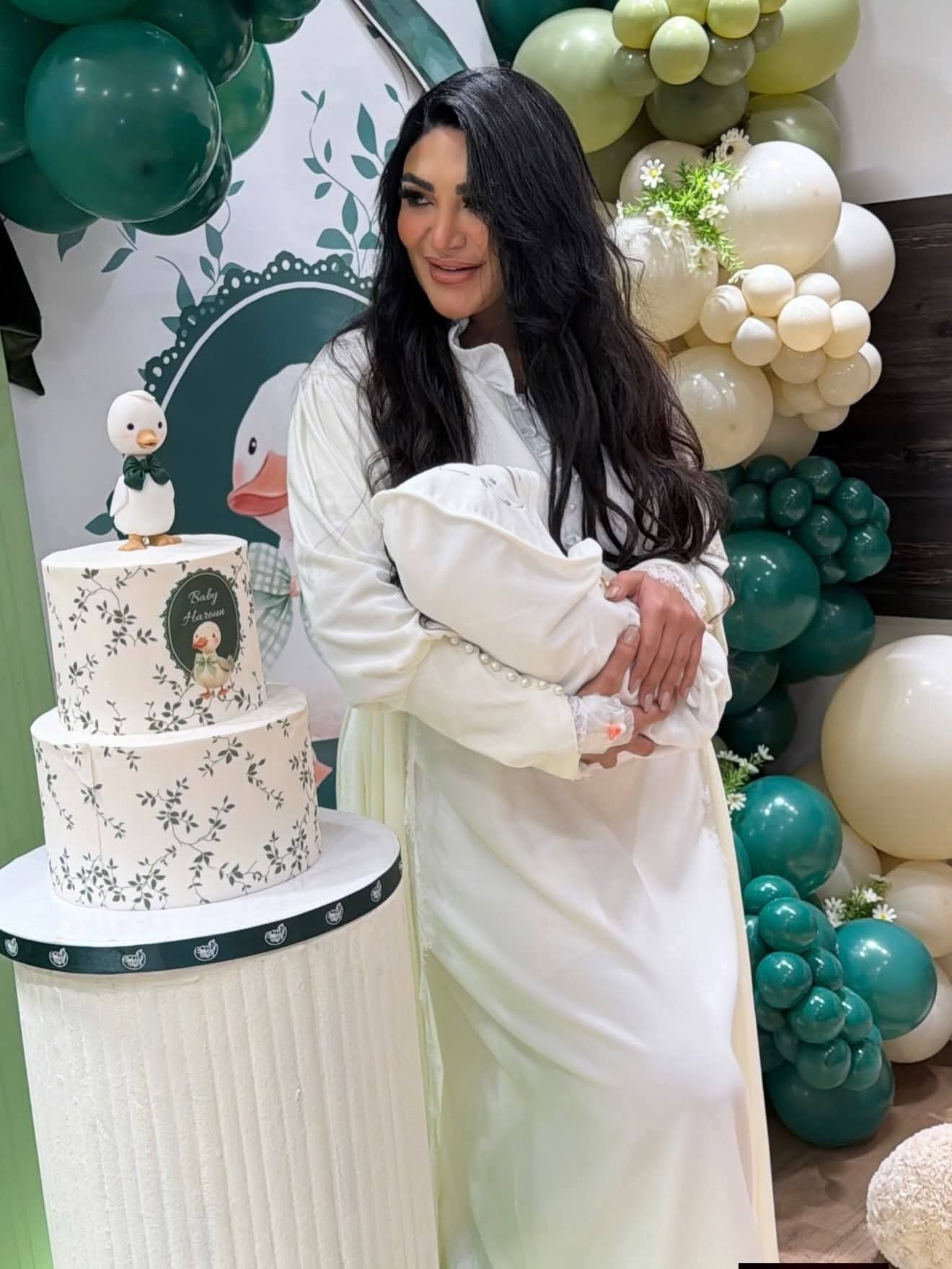 سالي عبد السلام توثق لحظات عائلية دافئة برفقة زوجها ونجلها هارون