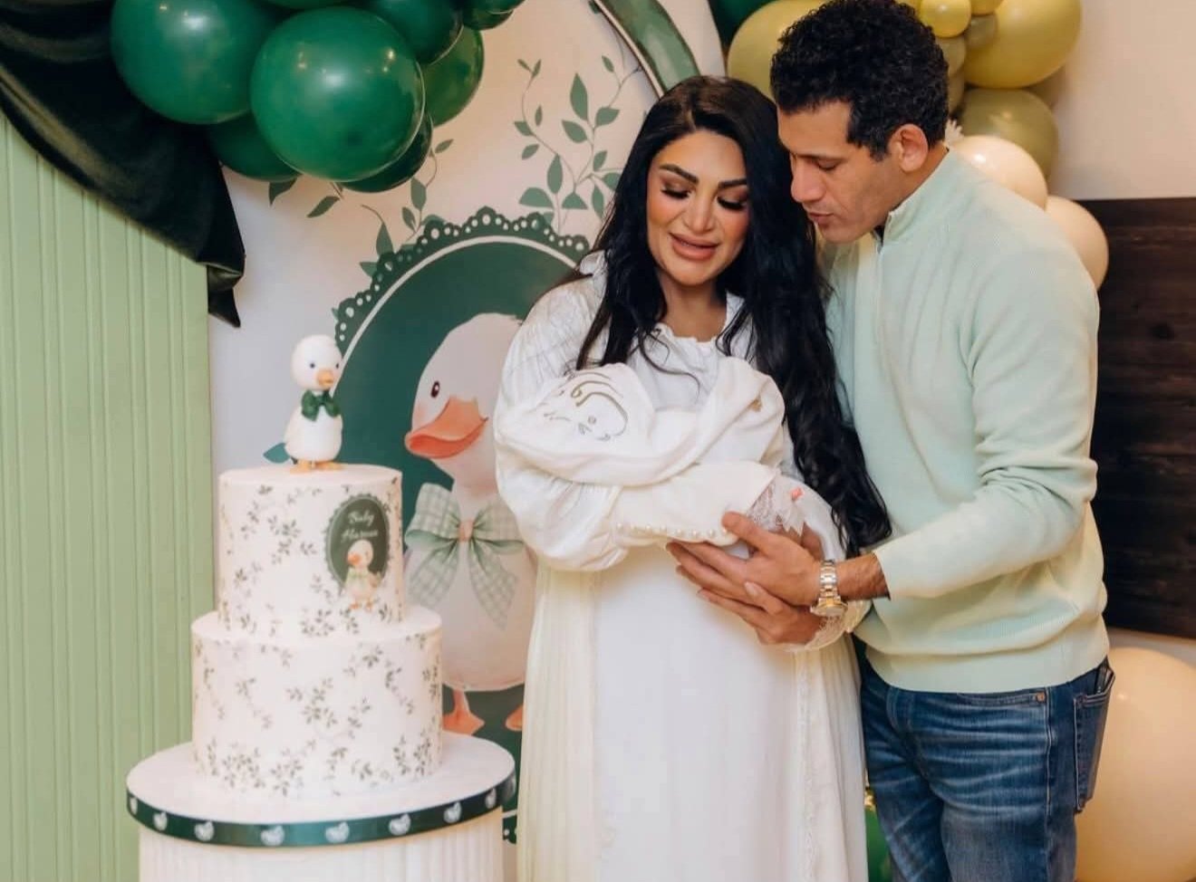 سالي عبد السلام توثق لحظات عائلية دافئة برفقة زوجها ونجلها هارون