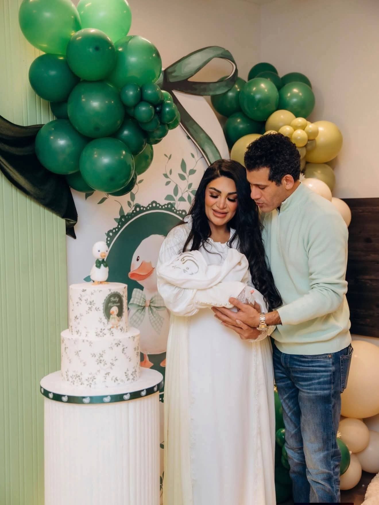 سالي عبد السلام توثق لحظات عائلية دافئة برفقة زوجها ونجلها هارون